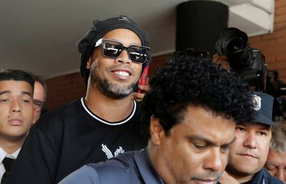 Ronaldinho izašao iz zatvora: Platio je 1.6 mil. $ jamčevine!