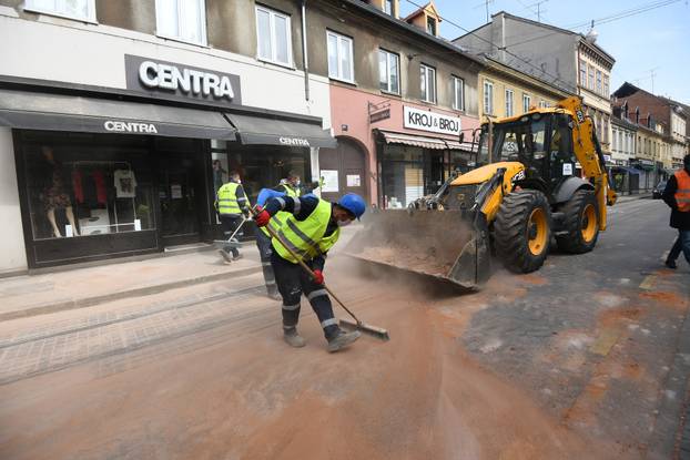 Zagreb: Čišćenje Ilice nakon jutrošnjeg potresa