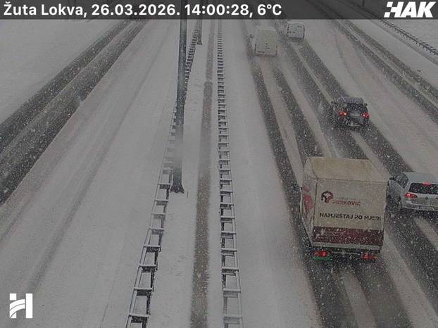 FOTO Dramatično stanje na autocestama, gusti snijeg i dalje pada. Evo koliko ga ima dosad