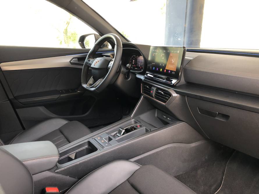 Zlatna sredina za atraktivnu Cupru. Benzinac mu  pristaje i daje više od očekivanog