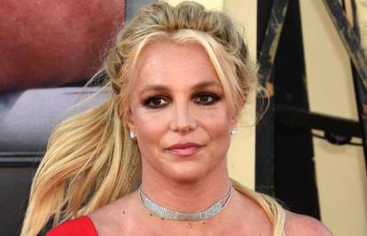 Britney ne želi nastaviti karijeru dok je kontrolira otac, boji ga se