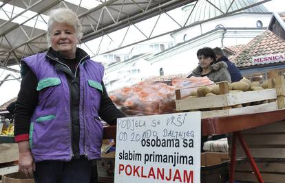 Prodavačica na tržnici sirotinji daruje tone svog povrća