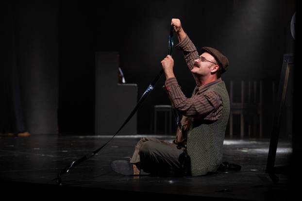 Zagreb: Premijera predstave "Juha braće Marx"