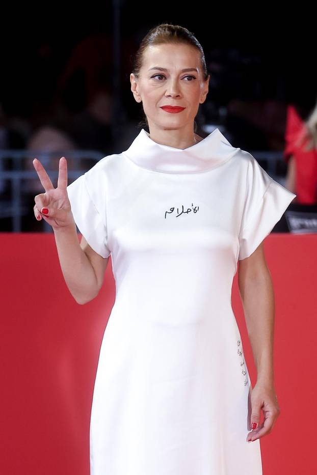 Prolazak filmskih zvijezda drugim crvenim tepihom na Sarajevo Film Festivalu