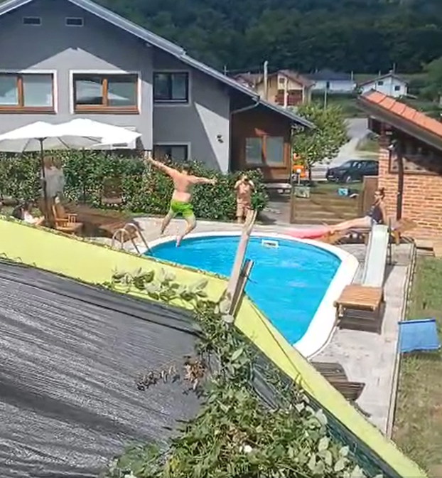 Urnebesne scene iz Jaske: 'Gazda, u dvorište vam je uletio kamion. Al mi se kupamo...'