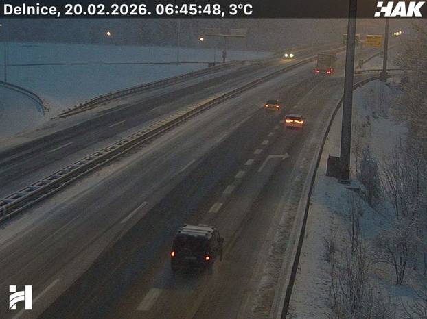 FOTO Snijeg pada u Gorskom kotaru, Lici i na sjeveru. Nema pravca do Rijeke za šlepere