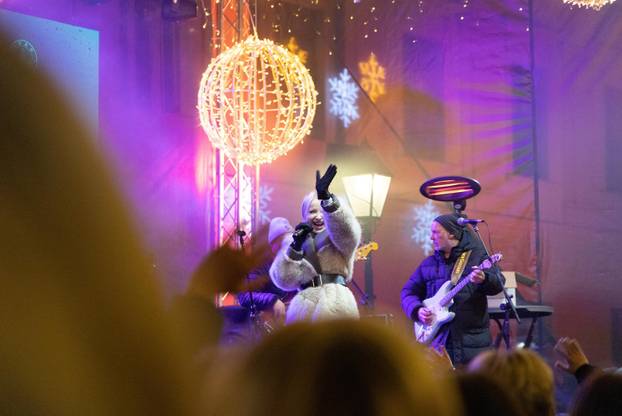 Osijek: Otvorenje Adventa uz koncert Danijele Martinović