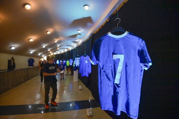 Zagreb: Izložba starih Dinamovih dresova u Ciboni