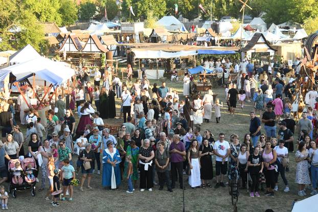 Doček kralja Ludovika Anžuvinca na Renesansnom festivalu u Koprivnici