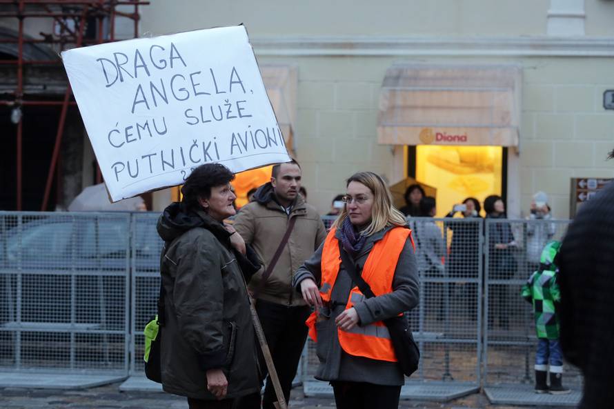 Stotine na Markovu trgu protiv zatvaranja rute za izbjeglice