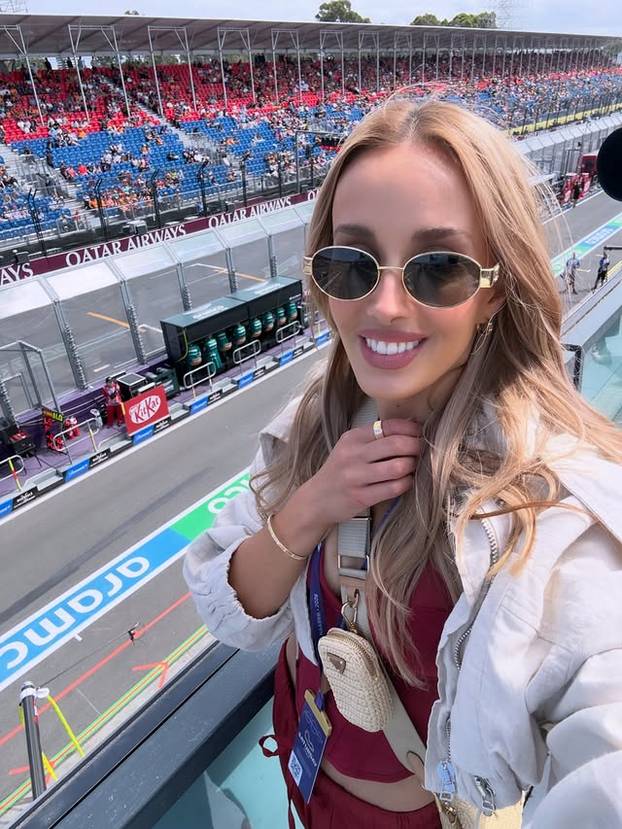 FOTO Svi su ludi za njom! Evo kako je mama četvero djece postala Instagram senzacija