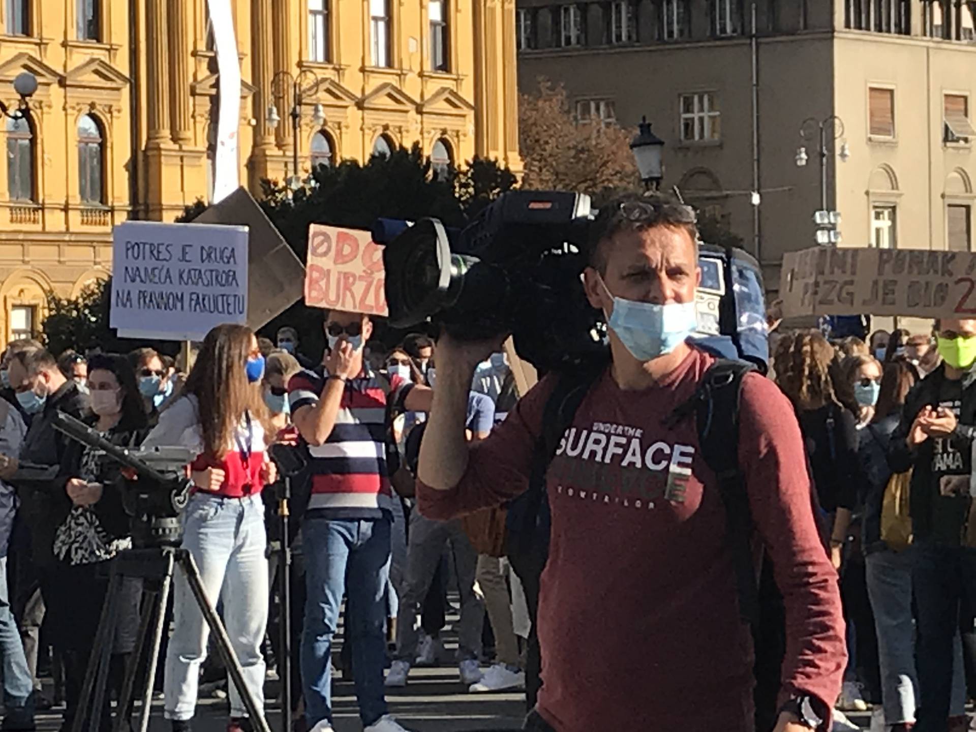 Studenti prosvjedovali protiv školarina: 'Prodajem stan u Zagrebu za semestar na Pravu'