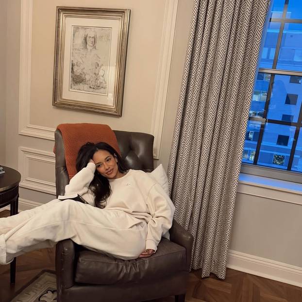 FOTO Bivša konobarica se zbog Benzeme preobratila na islam, rodila mu i dijete. Prekinuli su