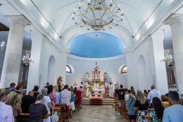 Vela Luka:  Misa zadušnica u župi sv. Josipa
