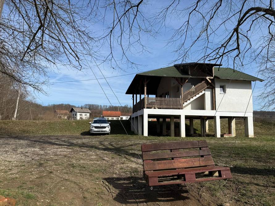 Iz ledene Une policajci izvukli tri stranca: Krijumčar iz BiH je u Hrvatsku švercao Kineze?