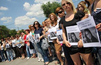 Povorka u Drnišu: Antonia, uz tebe smo, želimo siguran život