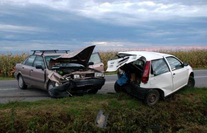 Audi i Fiat se sudarili u blizini Kutjeva, troje ljudi ozlijeđeno