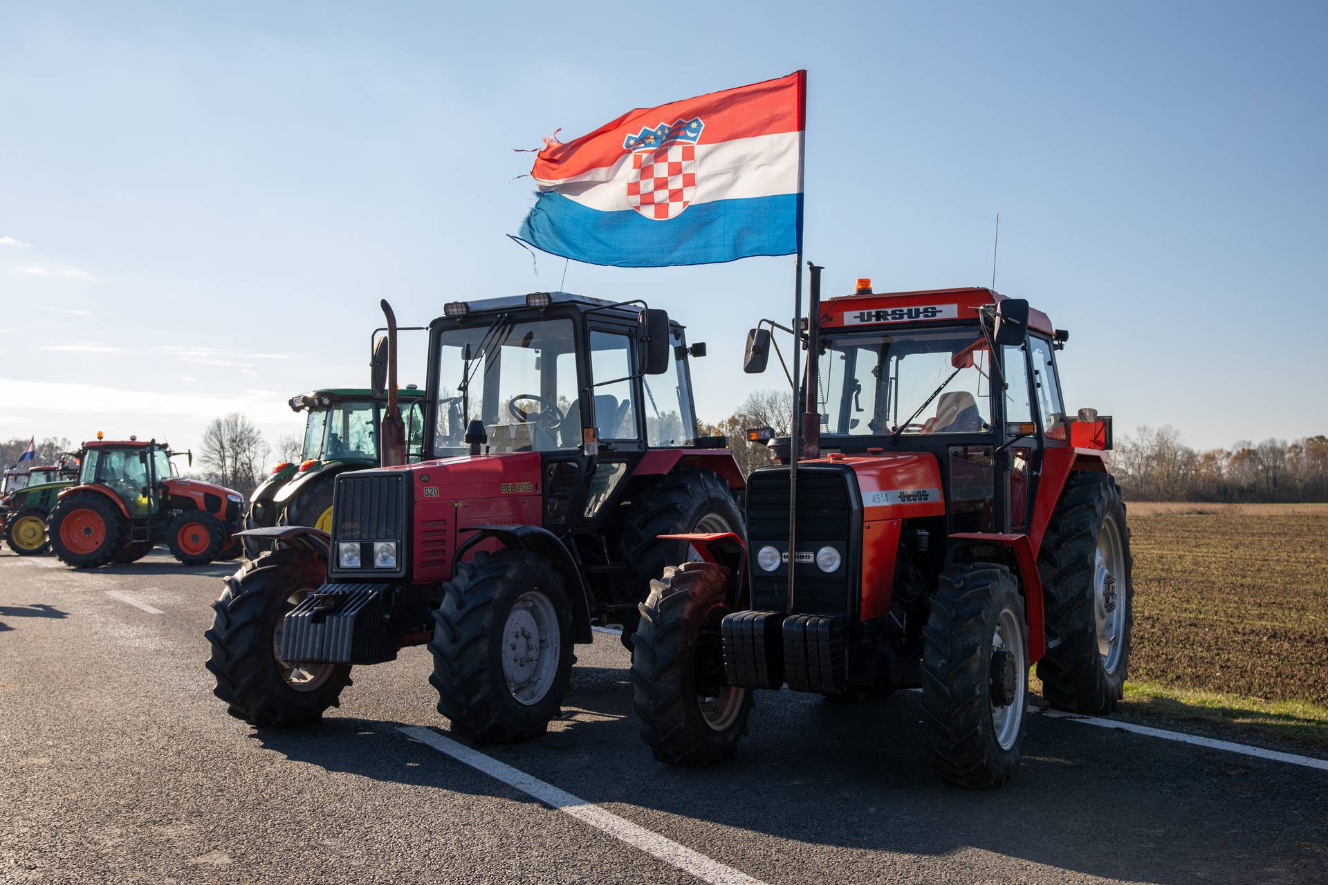 Prosvjednici i dalje blokiraju cestu kod Županje, poručili da ne žele na sastanak u Zagreb