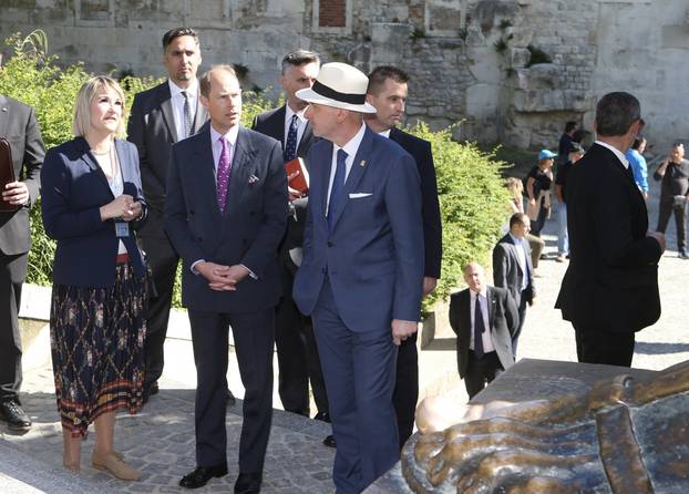 Split: Princ Edward za srecu dotakao palac Grgura Ninskog