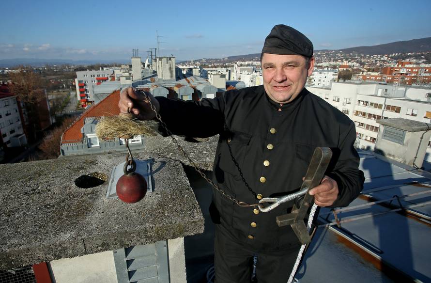 Nitko neće na krov: Dimnjačari čiste ceste ili rade u Sloveniji