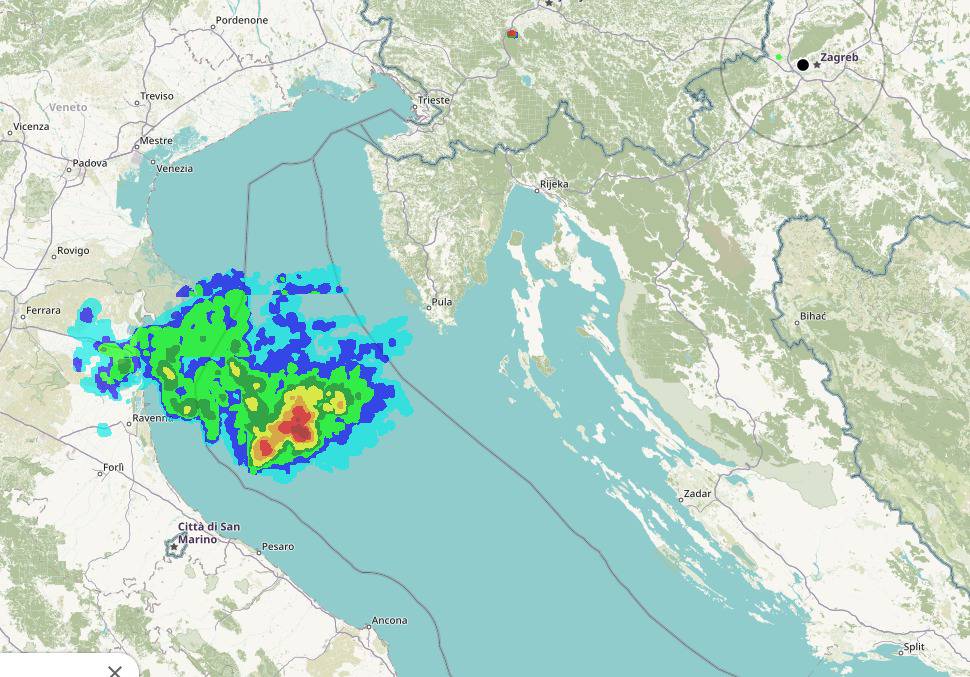 Pogledajte nevrijeme koje ide na Hrvatsku! Na karti veće od Istre, upalio se sustav za oluje