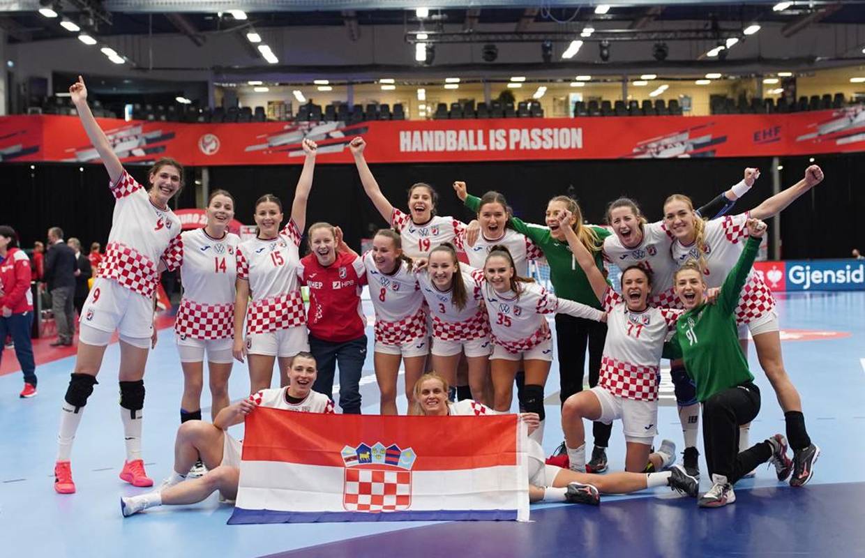 Cure, to što vi radite, stvarno nije normalno! Sada nam je dopušteno sanjati polufinale...