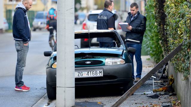 Građane probudila eksplozija: Izgorio automobil na Trešnjevci