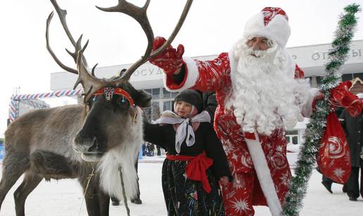 Djedove saonice vuku sobovi: Na čelu im je Rudolf