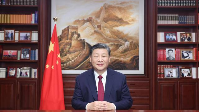 Kineski predsjednik Xi Jinping dostavlja novogodišnju poruku putem China Media Group i Interneta u Pekingu kako bi označio dolazak 2024. godine.