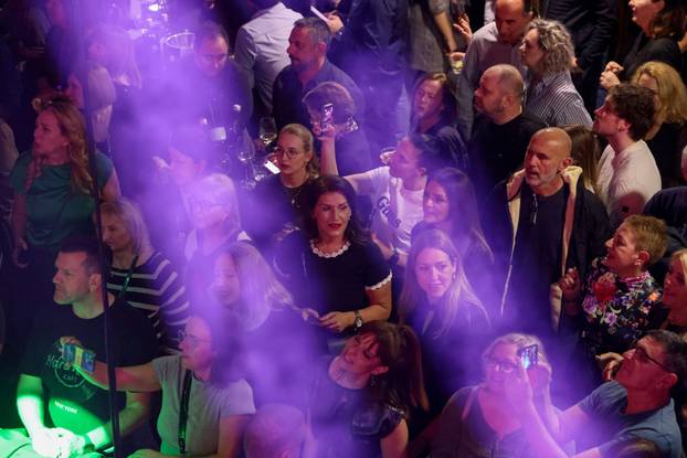 Zadar: Koncert Parnog Valjka u Arsenalu povodom Valentinova