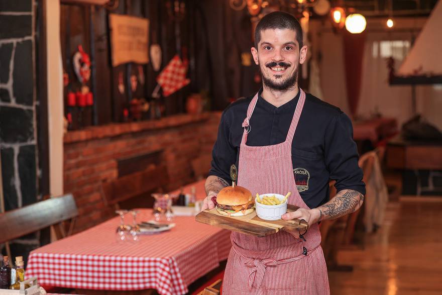 Restoran Pri Dečkima, specijalni navijački burger povodom Europskog prvenstva u nogometu