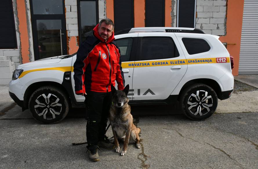 Nova Gradiška: Potražni psi HGSS-a Brodsko-posavske županije.