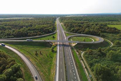 Nakon 18 godina čekanja, danas se otvara autocesta do Siska. Pogledajte fotografije iz zraka