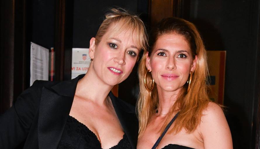 Žena u crnom: Jelena Perčin zablistala u izlasku pa pokazala gola ramena i istaknula figuru