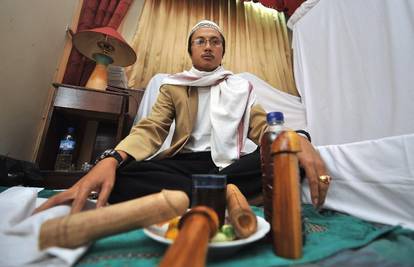 Indonezijski nadriliječnik molitvom povećava penis