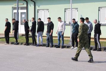 Ministar Anu&scaron;i&cacute; i general Kundid na prvom danu TVO-a na Slunju