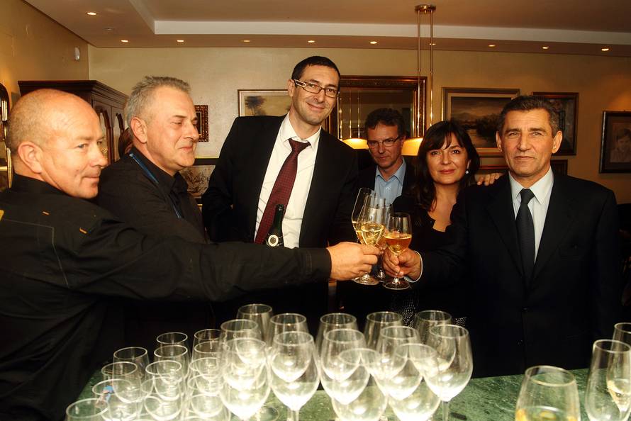 'Dečki nazdravite s nama': Bili smo prvi u Gotovininu domu