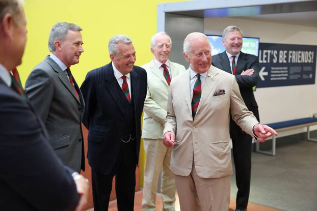 Kralj Charles III. vozio tenk tijekom Dana obitelji Kraljevske tenkovske pukovnije