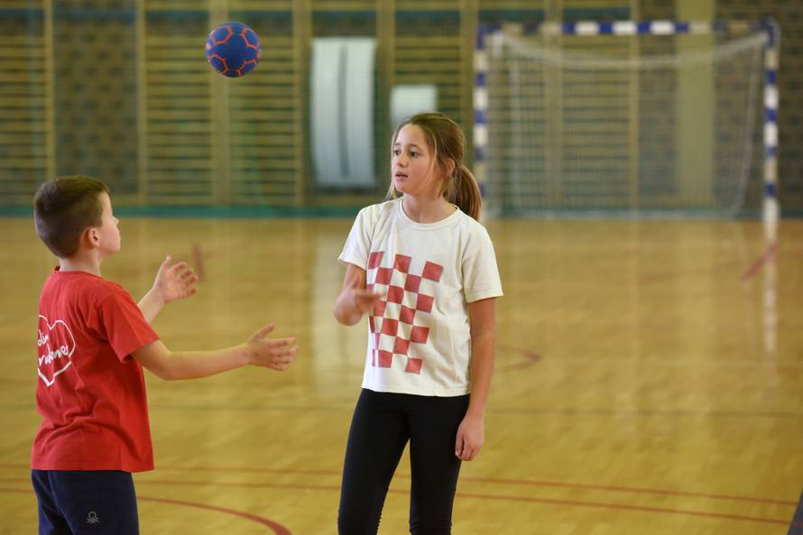 Oni su najrukometnija obitelj u Hrvatskoj: Sedmero djece igra!