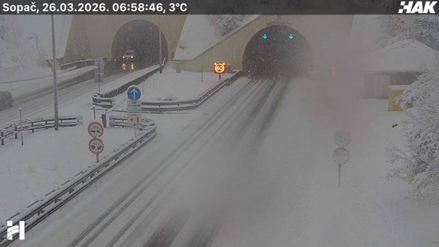 FOTO SNIJEG ZAMEO CESTU Evo kako izgleda A6 Zagreb - Rijeka