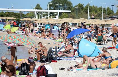 Brodarička plaža Rezalište puna je gostiju i to sa svih strana