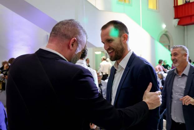 U Zadru održan Bal umirovljenika, zaplesao i ministar Šime Erlić