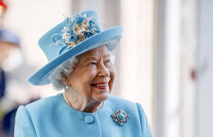 Britanska kraljica za putovanja svijetom ne treba putovnicu