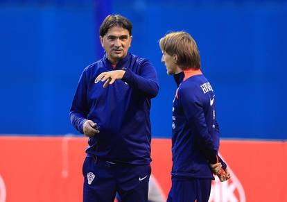 FOTO 'Vatreni' su odradili zadnji trening prije Škotske: Modrić i Dalić razgovarali su sa strane