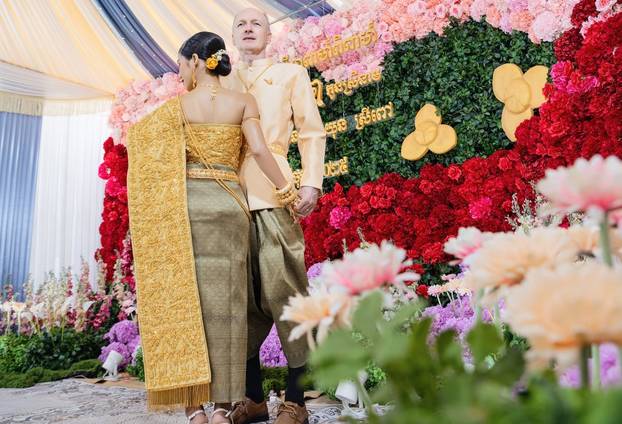 EKSKLUZIVNO Ovako je izgledala svadba Hrvata i 49 godina mlađe Kambodžanke