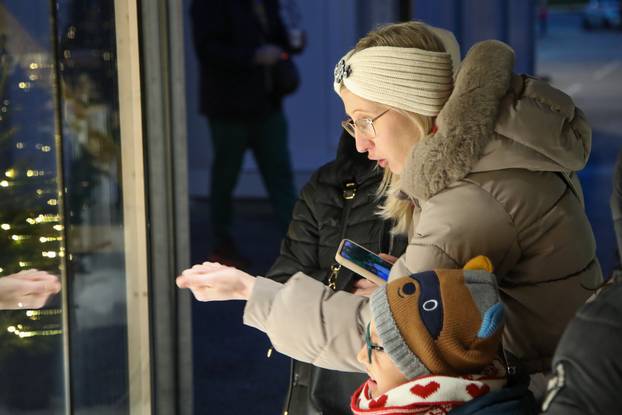 24sata Zagreb: Otvorenje izložbe jaslica Peggy Malbase