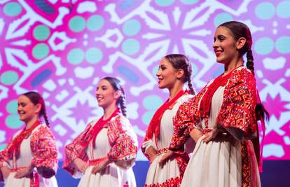 Božićni koncert Ansambla Lado: Pjevamo vam najljepše pjesme