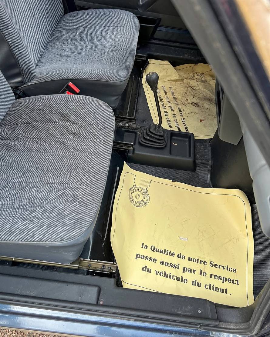 ČUDO IZ FRANCUSKE U garaži su našli novi Renault 5, nakon 43 godine prešao je 12 kilometara