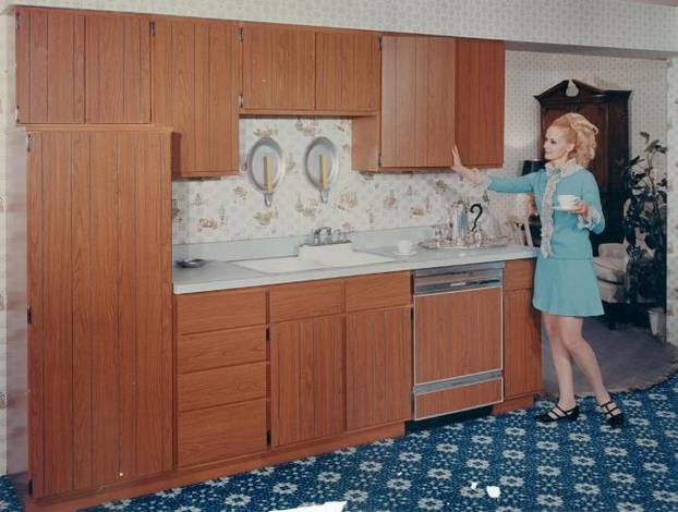 Razvoj kuhinje kroz povijest: Od male prostorije za pohranu do glavnog mjesta za druženje