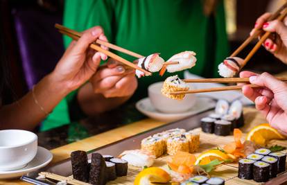 Mora da su bili jako gladni... Mijenjali su ime u 'Losos' samo da besplatno dobiju sushi